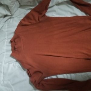 Uniqlo Rust Mock Neck